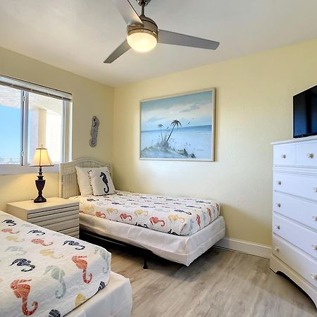 Oceanfront Balcony, Pool, Bbq, Steps To Flagler Ave Villa New Smyrna Beach Exterior photo
